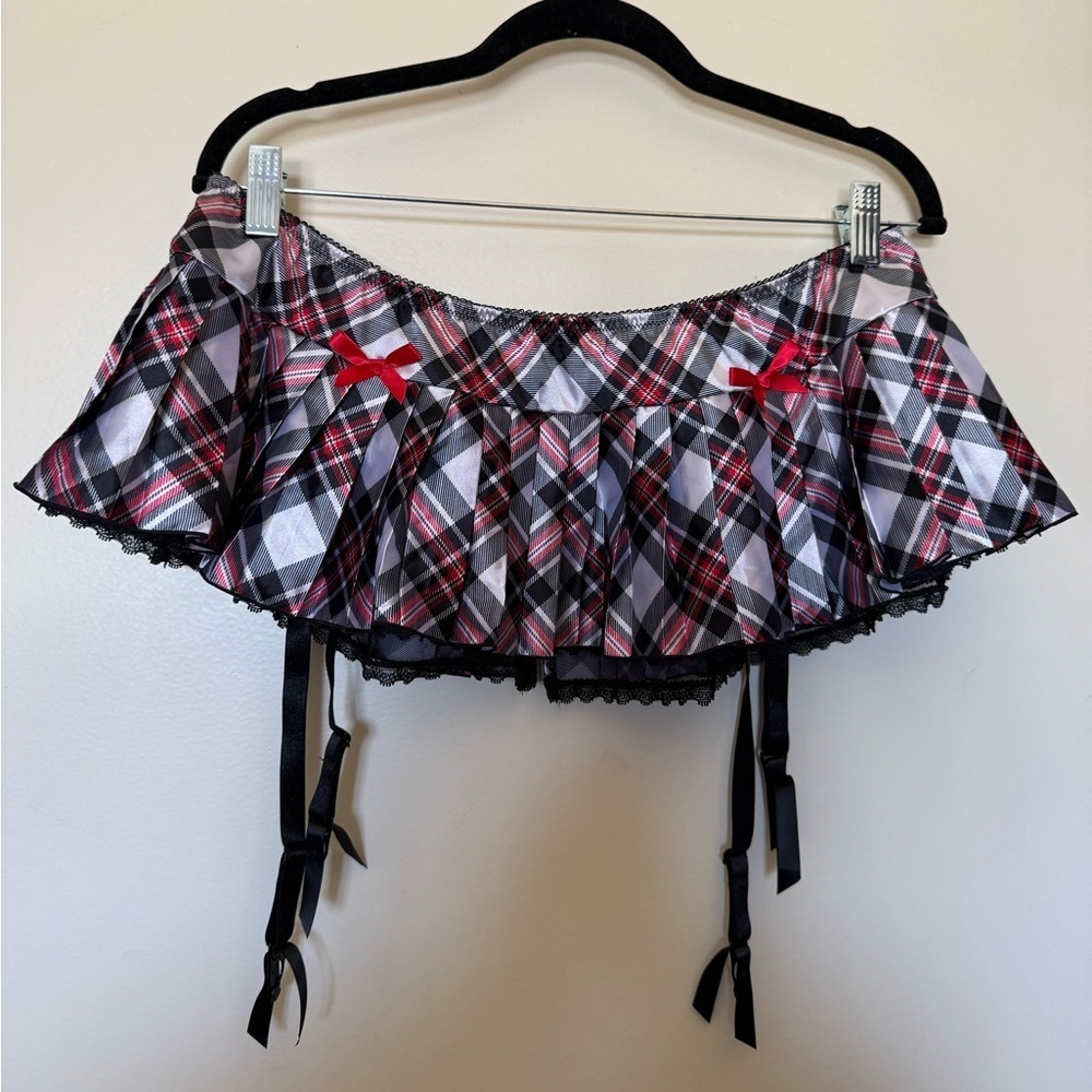 NWT Cacique Plaid Lingerie with Adjustable Garters in Size 14/16